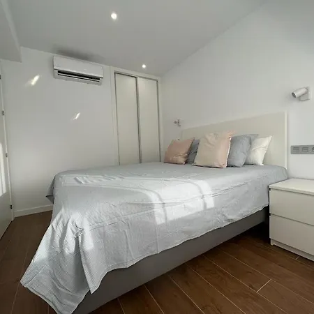 Malagueta 1 Linea De Playa Apartment